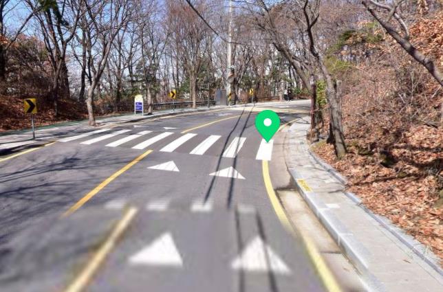 (방배2동) 안전한 도구머리공원 사용을 위한 버튼 신호등 설치