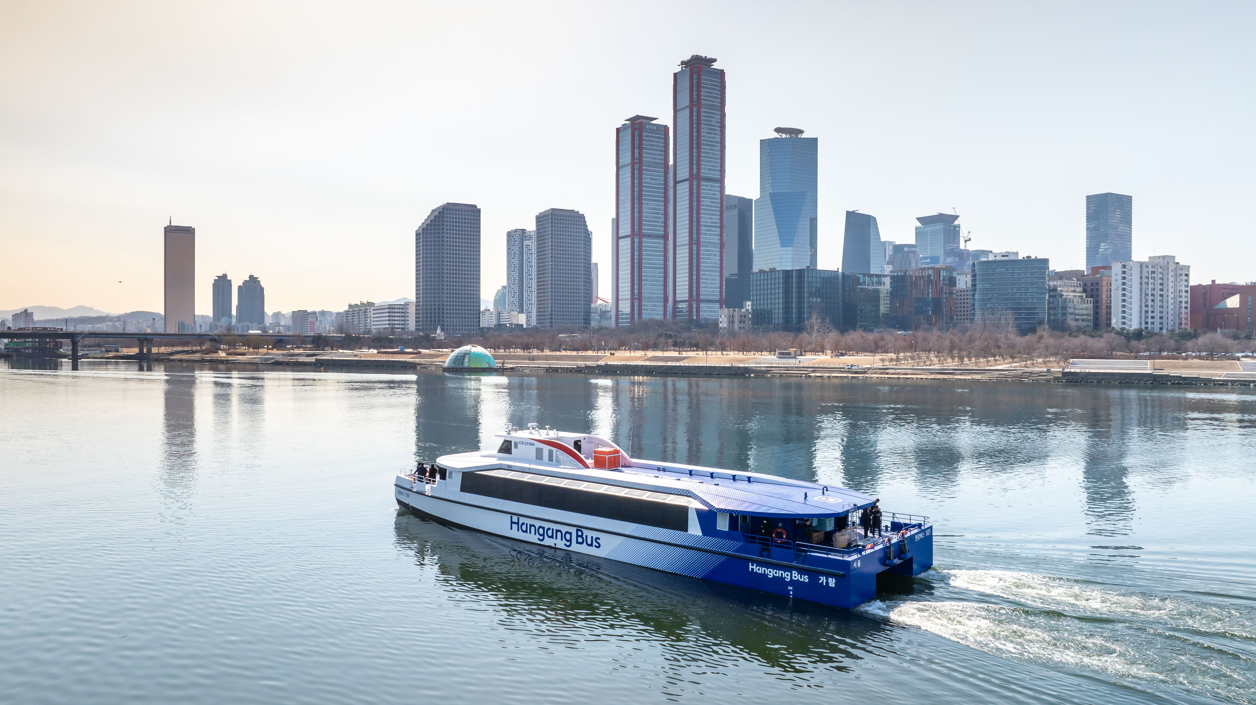 한강의 새로운 라이프스타일!「수상대중교통 ‘한강버스’도입 」